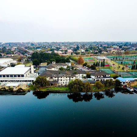 The Lakes Hotel & Conference Centre Benoni Εξωτερικό φωτογραφία