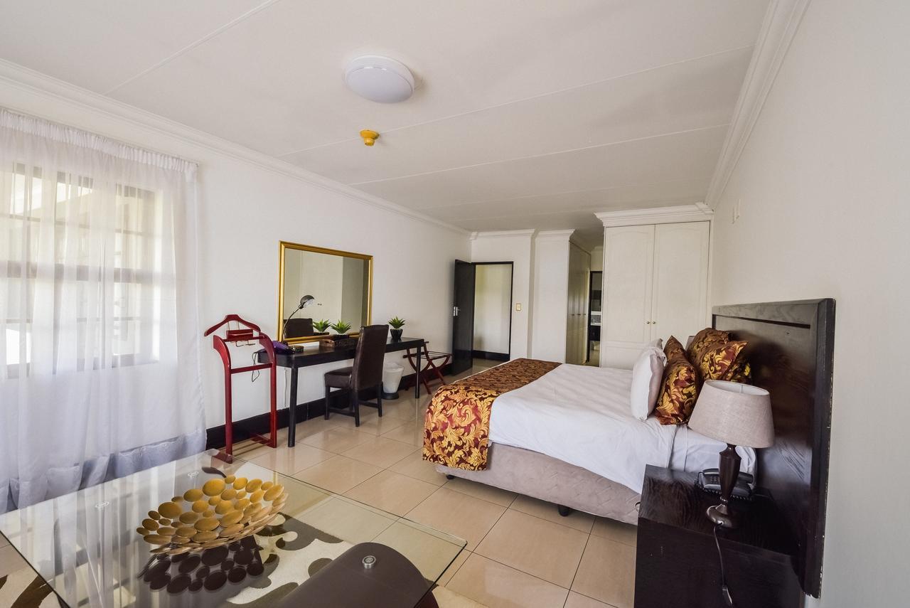 The Lakes Hotel & Conference Centre Benoni Εξωτερικό φωτογραφία
