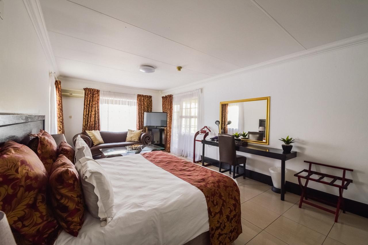 The Lakes Hotel & Conference Centre Benoni Εξωτερικό φωτογραφία
